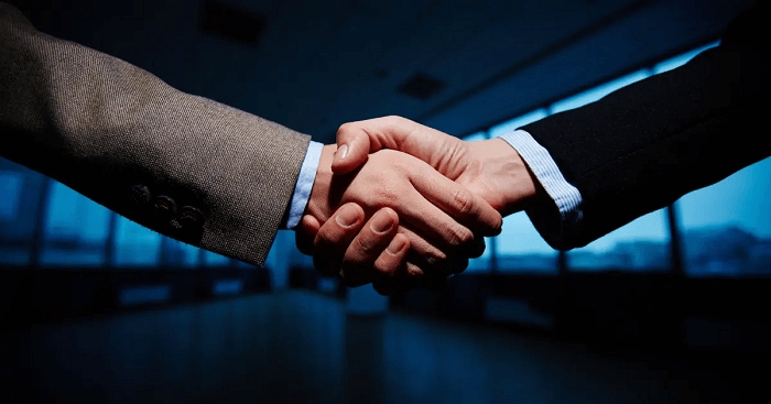 Advantages and Disadvantages of Partnership Firm