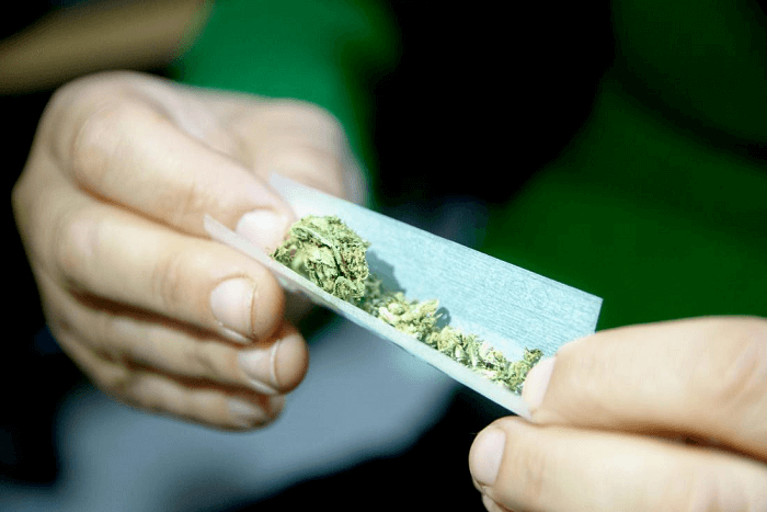 Advantages and Disadvantages of Smoking Weed