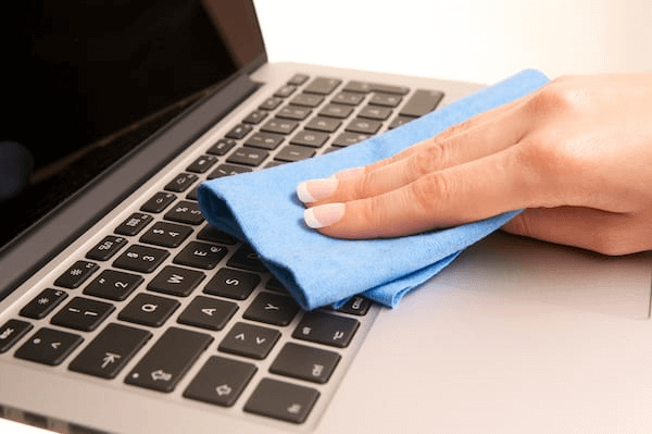 How to clean a laptop