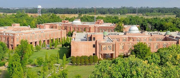 Top 10 MBA Colleges in India With Fee Structure